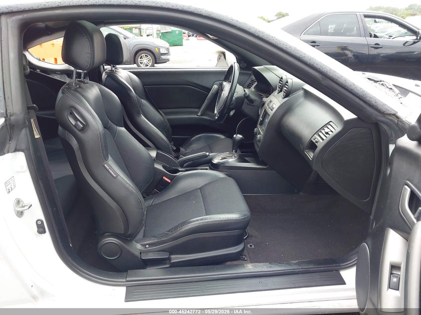 2008 Hyundai Tiburon VIN KMHHN66FX8U286863 IAAI salvage auction — SIDE, Salvage (Oregon), sold $200 on 2026-07-29 (photo 5)