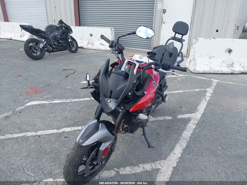 2025 Triumph motorcycle Tiger VIN SMTL22U1XSTCF5696 IAAI salvage auction — FRONT END, Salvage (California), sold $3,250 on 2026-07-29 (photo 2)