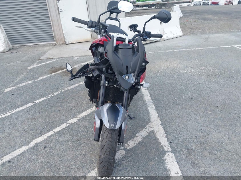 2025 Triumph motorcycle Tiger VIN SMTL22U1XSTCF5696 IAAI salvage auction — FRONT END, Salvage (California), sold $3,250 on 2026-07-29 (photo 5)