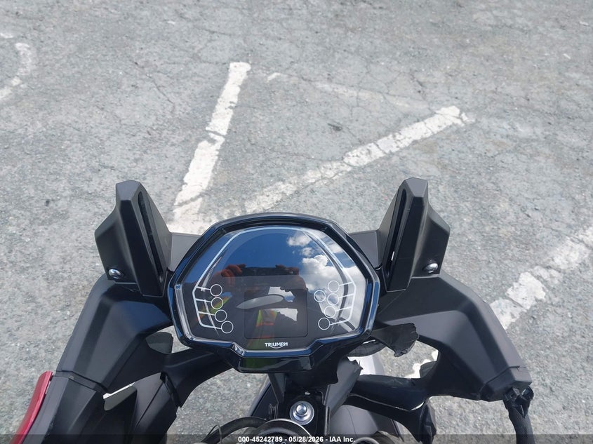 2025 Triumph motorcycle Tiger VIN SMTL22U1XSTCF5696 IAAI salvage auction — FRONT END, Salvage (California), sold $3,250 on 2026-07-29 (photo 7)