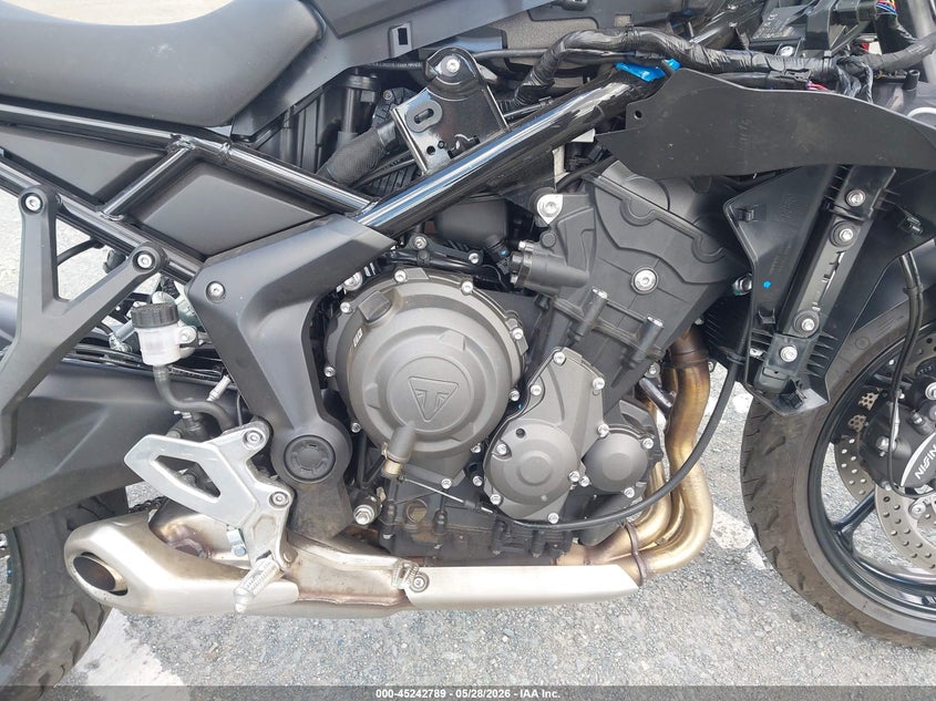 2025 Triumph motorcycle Tiger VIN SMTL22U1XSTCF5696 IAAI salvage auction — FRONT END, Salvage (California), sold $3,250 on 2026-07-29 (photo 8)