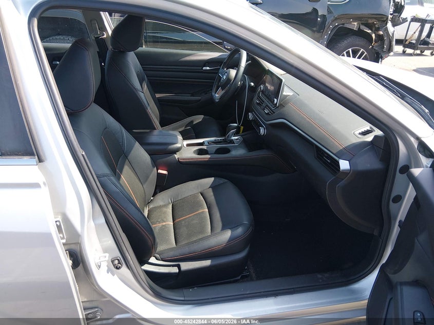 2022 Nissan Altima VIN 1N4BL4CV1NN377726 IAAI salvage auction — REAR END, Salvage Title, sold $5,600 on 2026-07-09 (photo 5)