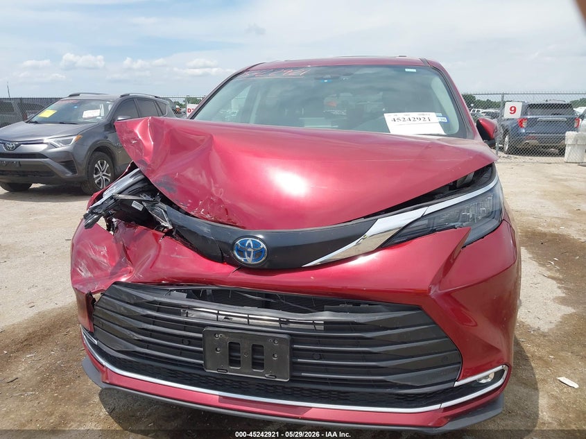 2024 Toyota Sienna VIN 5TDYRKEC4RS209579 IAAI salvage auction — FRONT END, Salvage Title, sold $20,000 on 2026-07-28 (photo 6)