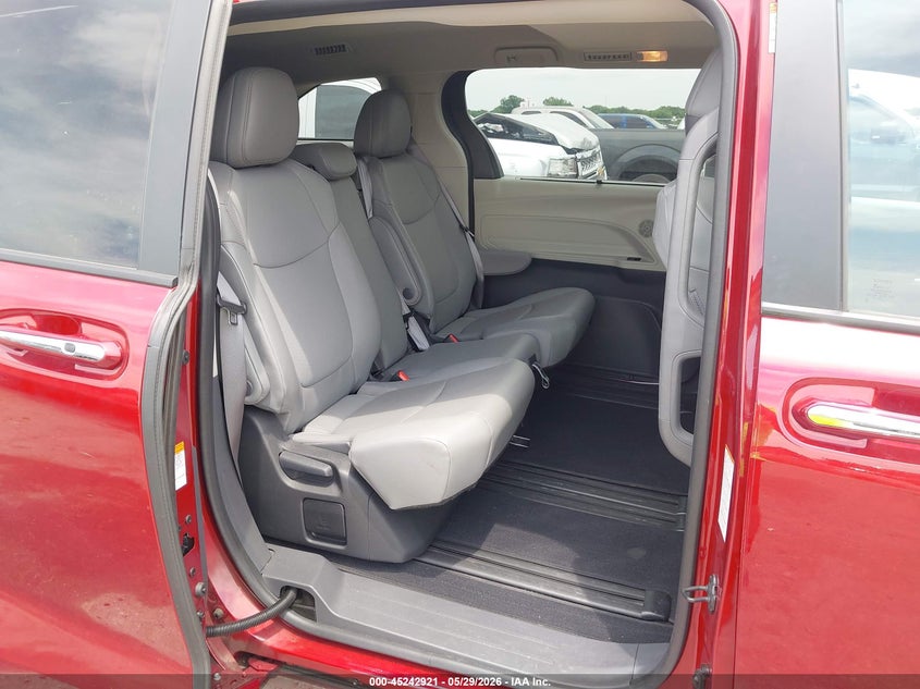 2024 Toyota Sienna VIN 5TDYRKEC4RS209579 IAAI salvage auction — FRONT END, Salvage Title, sold $20,000 on 2026-07-28 (photo 8)