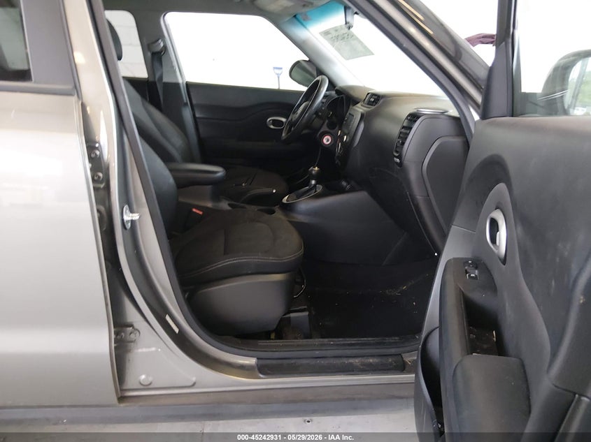 2017 Kia Soul VIN KNDJP3A51H7477907 IAAI salvage auction — LEFT & RIGHT, Salvage Title, sold $475 on 2026-07-15 (photo 5)
