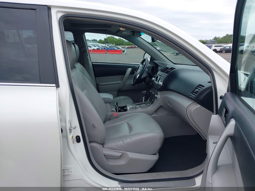 2012 Toyota Highlander VIN 5TDZA3EH9CS021256 IAAI salvage auction — RIGHT SIDE, Salvage (Oregon), sold $2,800 on 2026-07-09 (photo 5)