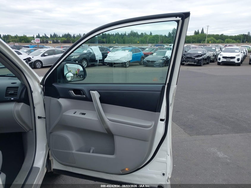 2012 Toyota Highlander VIN 5TDZA3EH9CS021256 IAAI salvage auction — RIGHT SIDE, Salvage (Oregon), sold $2,800 on 2026-07-09 (photo 8)