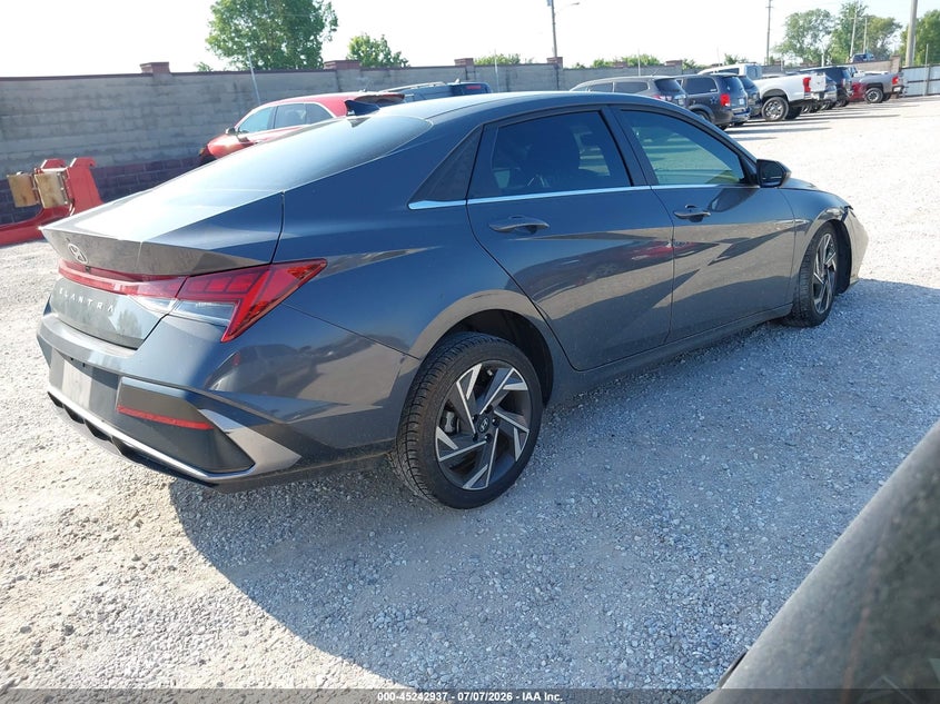 2024 Hyundai Elantra VIN KMHLS4DG0RU680697 IAAI salvage auction — NORMAL WEAR, Clear (Missouri), sold $5,300 on 2026-07-20 (photo 4)