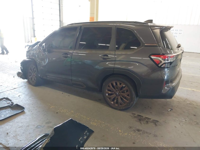 2025 Subaru Forester VIN JF2SLDHC6SH498345 IAAI salvage auction — FRONT & REAR, Salvage Title, sold $5,600 on 2026-07-23 (photo 3)