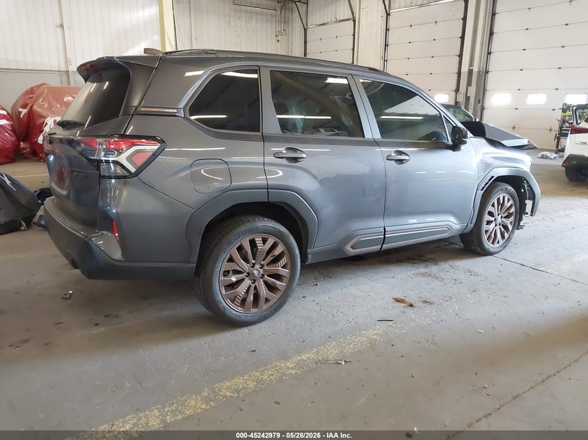 2025 Subaru Forester VIN JF2SLDHC6SH498345 IAAI salvage auction — FRONT & REAR, Salvage Title, sold $5,600 on 2026-07-23 (photo 4)