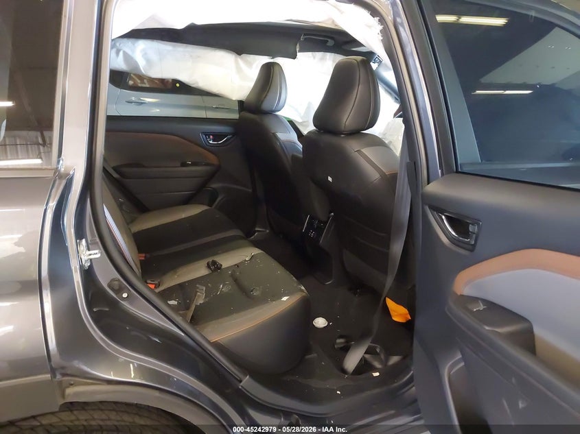 2025 Subaru Forester VIN JF2SLDHC6SH498345 IAAI salvage auction — FRONT & REAR, Salvage Title, sold $5,600 on 2026-07-23 (photo 8)