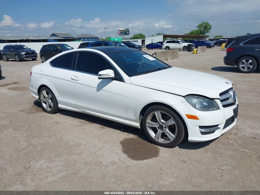 2013 Mercedes-benz C-klasse VIN WDDGJ4HB9DG061679 IAAI salvage auction — HAIL, Original (Texas), sold $2,150 on 2026-07-15 (photo 1)