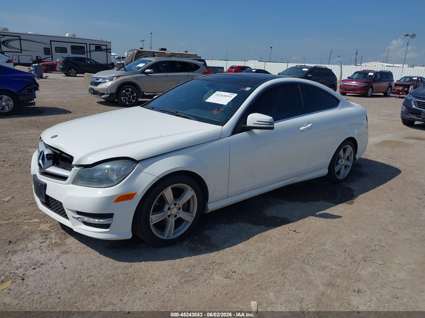 2013 Mercedes-benz C-klasse VIN WDDGJ4HB9DG061679 IAAI salvage auction — HAIL, Original (Texas), sold $2,150 on 2026-07-15 (photo 2)