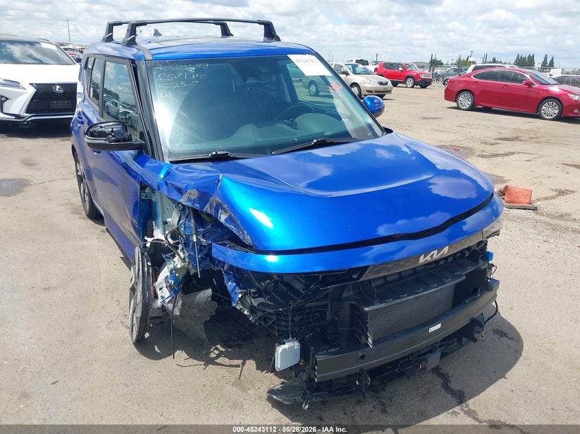 2023 Kia Soul VIN KNDJ53AU6P7205963 IAAI salvage auction — RIGHT FRONT, Salvage Title, sold $2,800 on 2026-07-15 (photo 1)