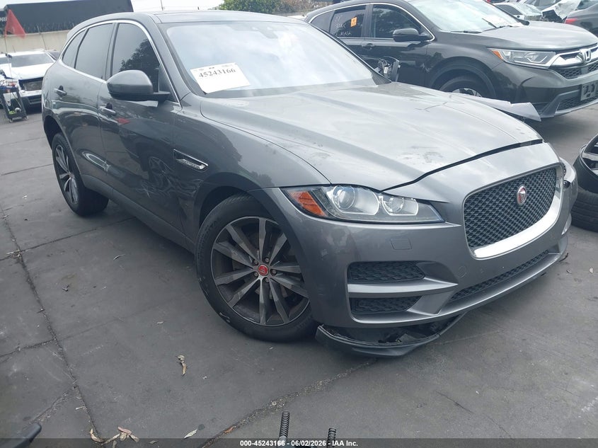 2017 Jaguar F-pace VIN SADCK2BV7HA063182 IAAI salvage auction — LEFT FRONT, Salvage Title, sold $4,550 on 2026-07-22 (photo 1)