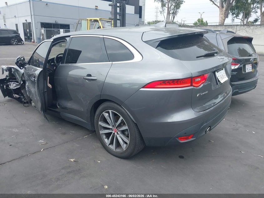 2017 Jaguar F-pace VIN SADCK2BV7HA063182 IAAI salvage auction — LEFT FRONT, Salvage Title, sold $4,550 on 2026-07-22 (photo 3)