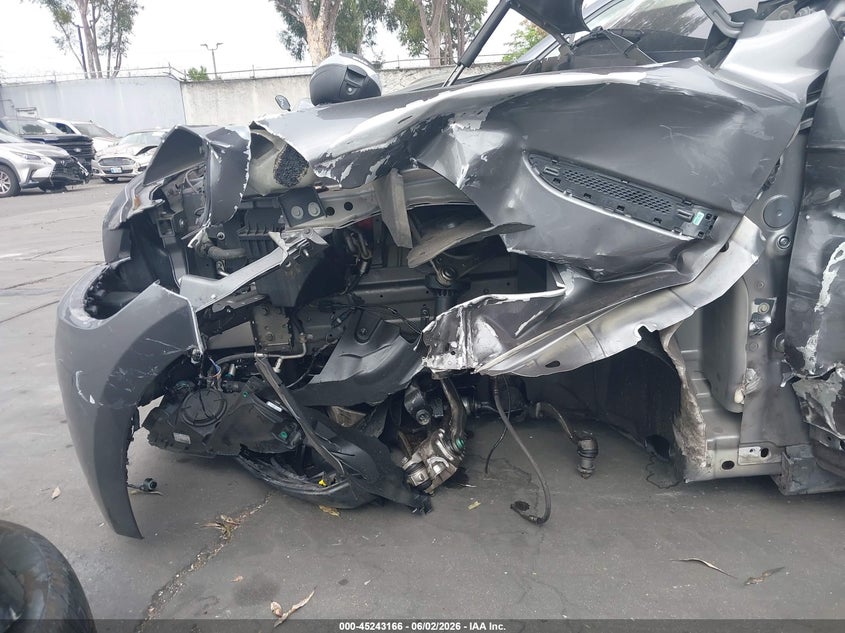 2017 Jaguar F-pace VIN SADCK2BV7HA063182 IAAI salvage auction — LEFT FRONT, Salvage Title, sold $4,550 on 2026-07-22 (photo 6)