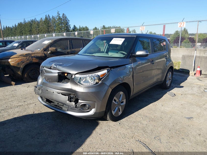 2018 Kia Soul ev + VIN KNDJP3AEXJ7032362 IAAI salvage auction — FRONT & REAR, Salvage Title, sold $725 on 2026-07-16 (photo 2)