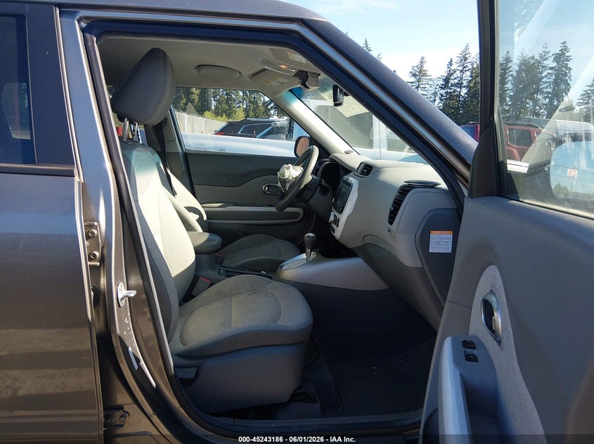 2018 Kia Soul ev + VIN KNDJP3AEXJ7032362 IAAI salvage auction — FRONT & REAR, Salvage Title, sold $725 on 2026-07-16 (photo 5)
