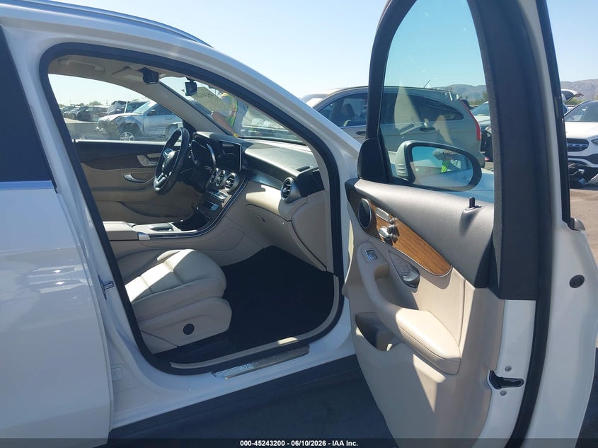 2021 Mercedes-benz Glc VIN W1N0G8DB9MV314480 IAAI salvage auction — UNDERCARRIAGE, Salvage (Arizona), sold $9,300 on 2026-07-14 (photo 5)