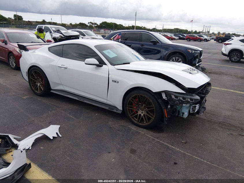 2024 Ford Mustang VIN 1FA6P8CF6R5428035 IAAI salvage auction — LEFT FRONT, Rebuildable (Florida), sold $17,500 on 2026-07-30 (photo 1)