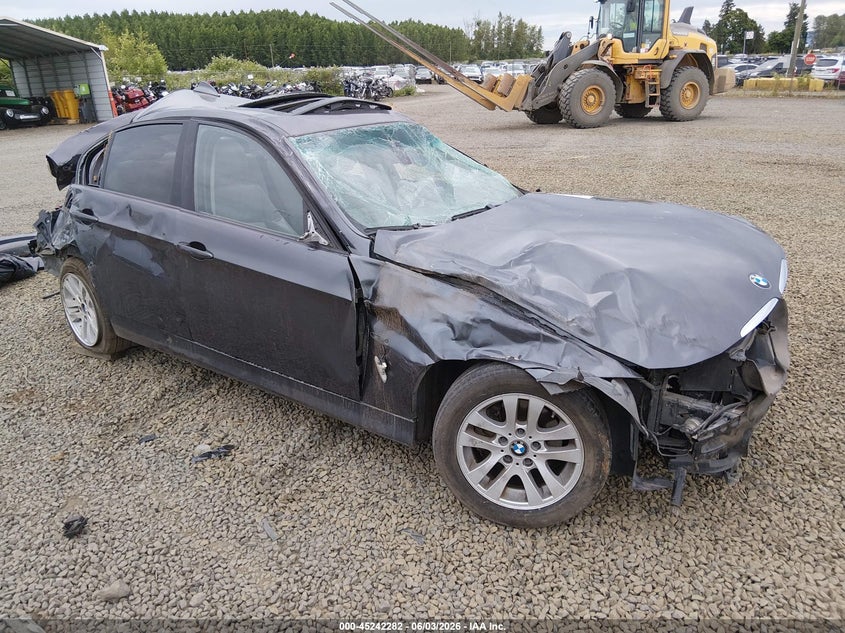 2007 BMW 3 series VIN WBAVC73517KP34798 IAAI salvage auction — ROLLOVER, Salvage (Oregon), sold $300 on 2026-07-20 (photo 1)