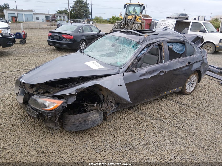 2007 BMW 3 series VIN WBAVC73517KP34798 IAAI salvage auction — ROLLOVER, Salvage (Oregon), sold $300 on 2026-07-20 (photo 2)