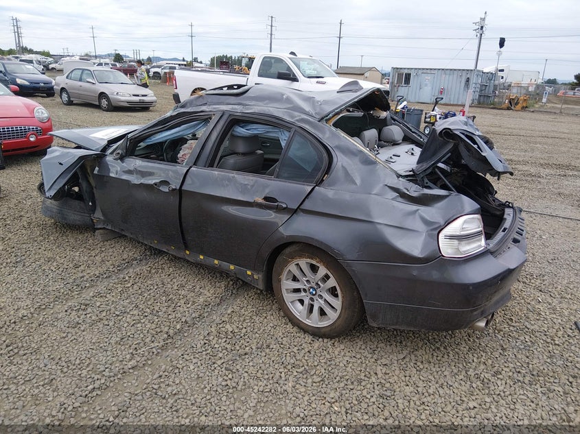 2007 BMW 3 series VIN WBAVC73517KP34798 IAAI salvage auction — ROLLOVER, Salvage (Oregon), sold $300 on 2026-07-20 (photo 3)