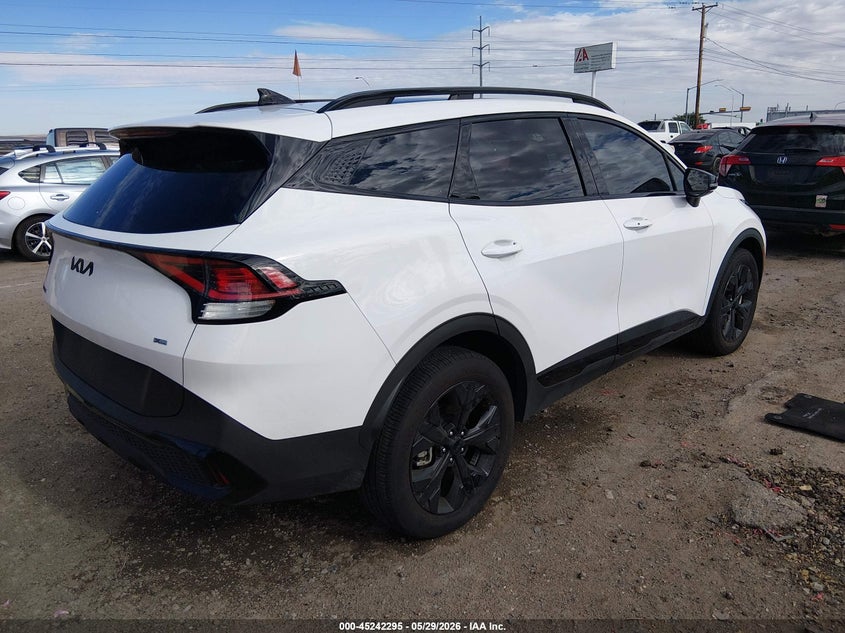 2025 Kia Sportage VIN 5XYK6CDF3SG297642 IAAI salvage auction — SIDE, Salvage Title, sold $11,400 on 2026-07-29 (photo 4)