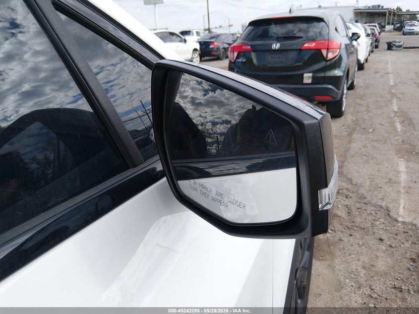 2025 Kia Sportage VIN 5XYK6CDF3SG297642 IAAI salvage auction — SIDE, Salvage Title, sold $11,400 on 2026-07-29 (photo 5)