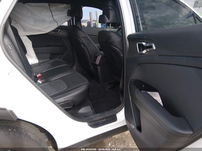 2025 Kia Sportage VIN 5XYK6CDF3SG297642 IAAI salvage auction — SIDE, Salvage Title, sold $11,400 on 2026-07-29 (photo 8)