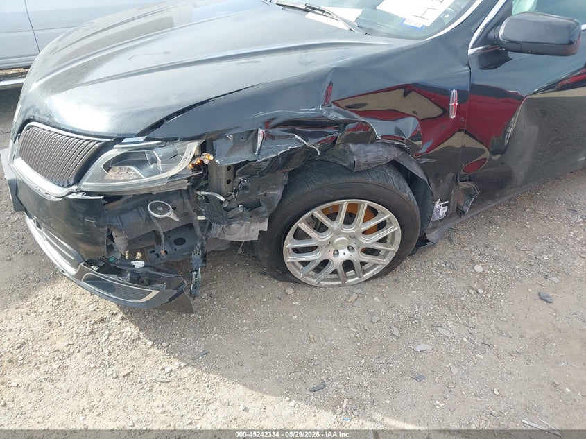 2013 Lincoln Mks VIN 1LNHL9DK7DG601599 IAAI salvage auction — SIDE, Original (Texas), sold $550 on 2026-07-29 (photo 6)