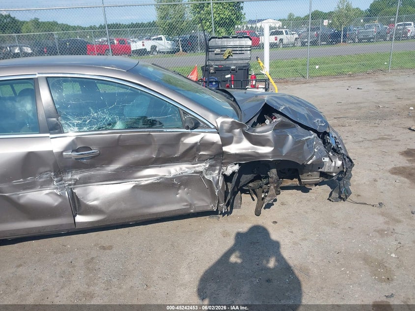 2012 Chevrolet Malibu VIN 1G1ZC5E07CF312380 IAAI salvage auction — SIDE, Salvage Title, sold $275 on 2026-07-10 (photo 6)