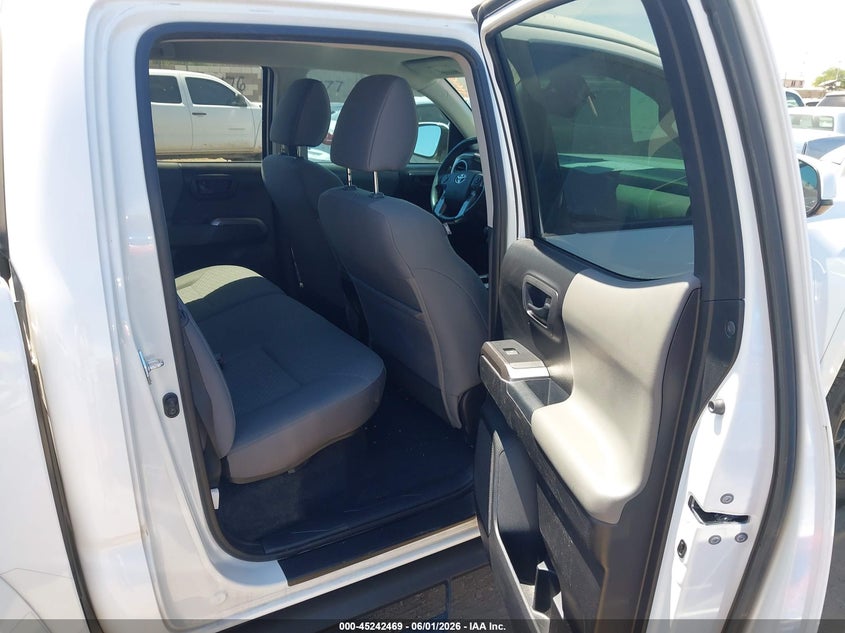 2021 Toyota Tacoma VIN 5TFAZ5CN4MX109508 IAAI salvage auction — SIDE, Salvage Title, sold $10,800 on 2026-07-21 (photo 8)