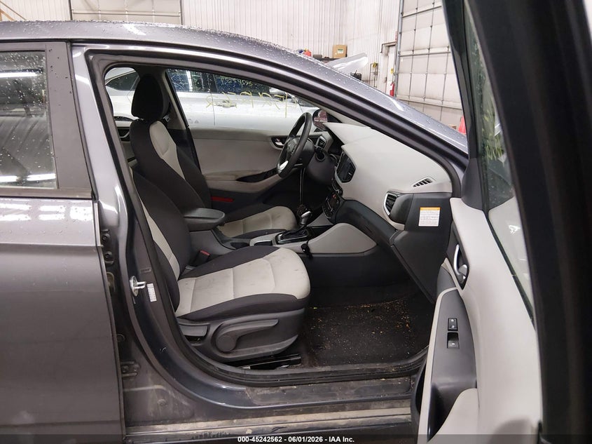 2017 Hyundai Ioniq VIN KMHC65LC2HU023536 IAAI salvage auction — FRONT END, Salvage Title, sold $1,050 on 2026-07-07 (photo 5)