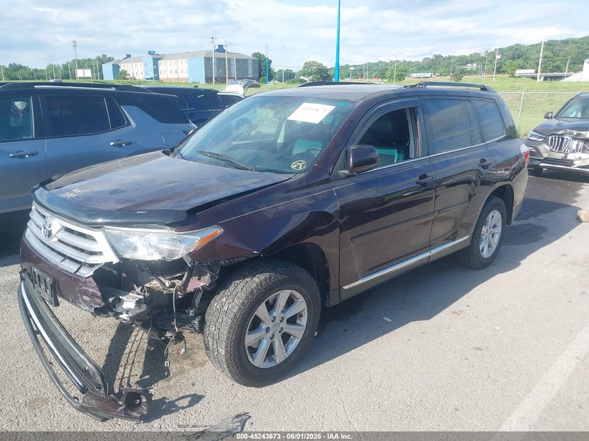 2012 Toyota Highlander VIN 5TDBK3EH8CS133402 IAAI salvage auction — LEFT FRONT, Salvage (Illinois), sold $2,800 on 2026-07-07 (photo 2)