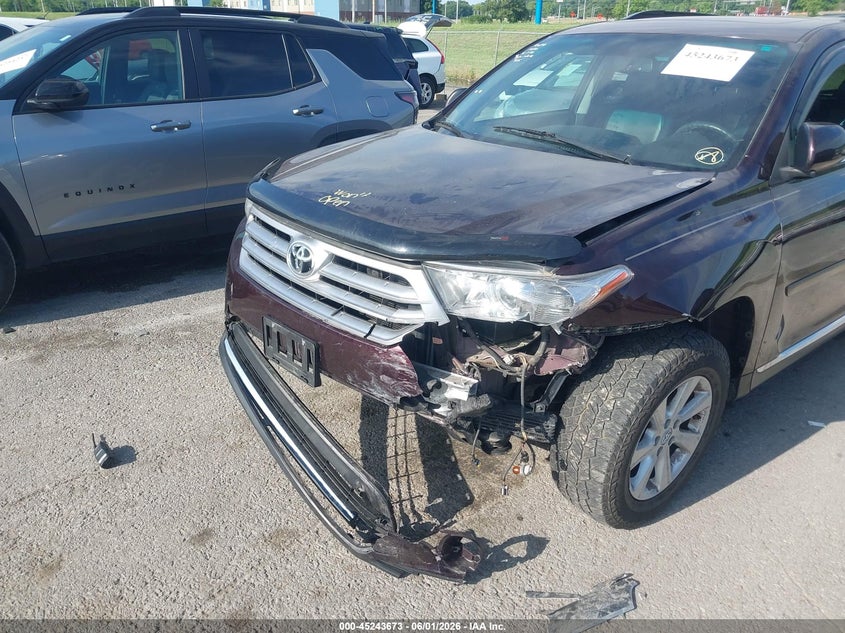 2012 Toyota Highlander VIN 5TDBK3EH8CS133402 IAAI salvage auction — LEFT FRONT, Salvage (Illinois), sold $2,800 on 2026-07-07 (photo 6)