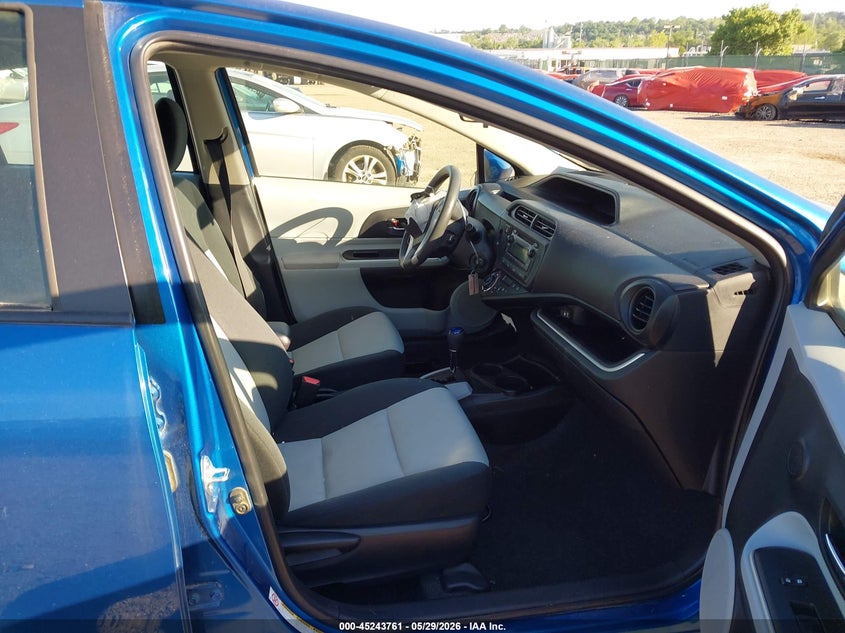 2014 Toyota Prius c VIN JTDKDTB35E1070746 IAAI salvage auction — FRONT END, Salvage Title, sold $500 on 2026-07-10 (photo 5)