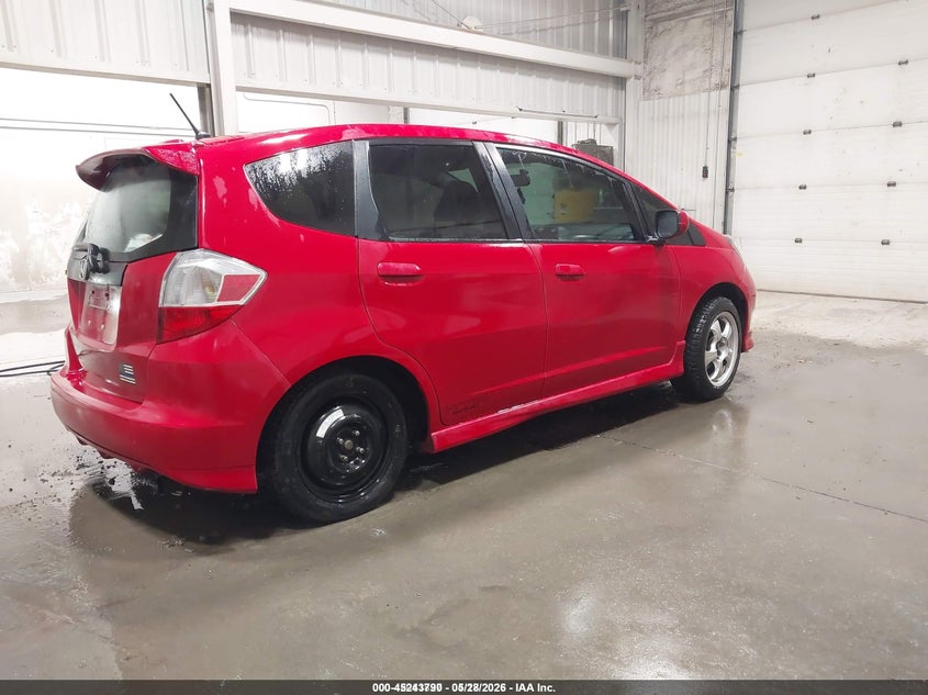 2013 Honda Fit VIN JHMGE8H5XDC054763 IAAI salvage auction — SIDE, Salvage Title, sold $25 on 2026-07-10 (photo 4)