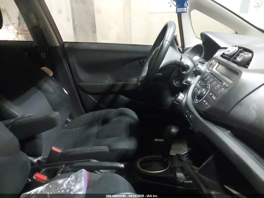 2013 Honda Fit VIN JHMGE8H5XDC054763 IAAI salvage auction — SIDE, Salvage Title, sold $25 on 2026-07-10 (photo 5)