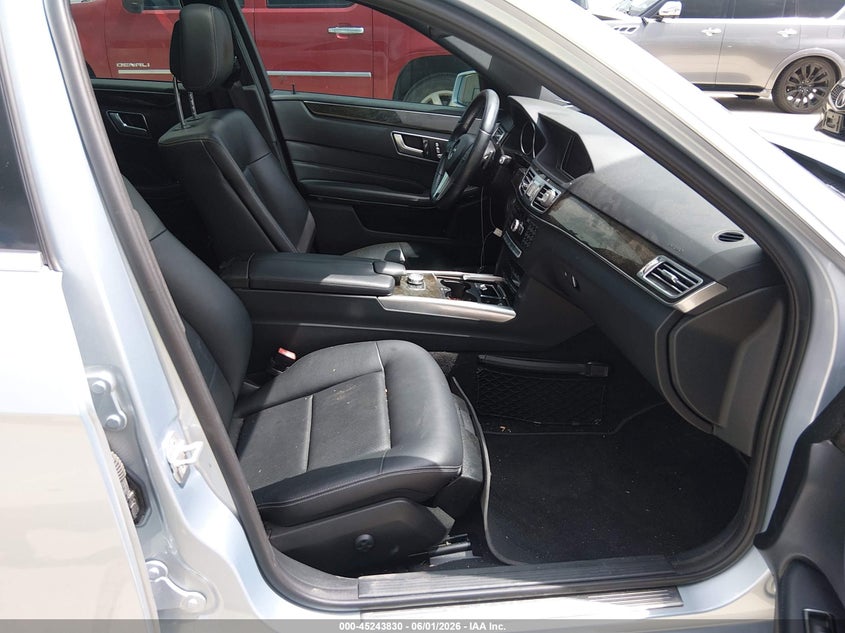 2014 Mercedes-benz E-klasse VIN WDDHF5KBXEA972094 IAAI salvage auction — WATER/FLOOD, Salvage (Texas), sold $2,850 on 2026-07-31 (photo 5)