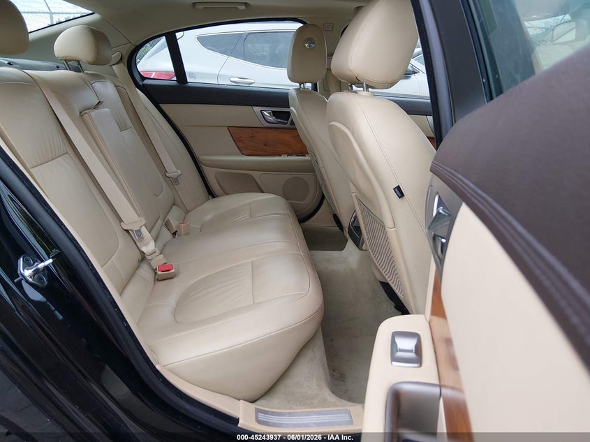 2010 Jaguar Xf VIN SAJWA0FA1AHR65915 IAAI salvage auction — RIGHT REAR, Salvage (Kentucky), sold $425 on 2026-07-29 (photo 8)