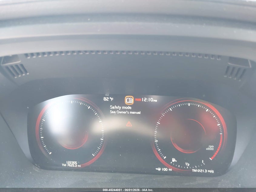 2019 Volvo Xc60 VIN LYV102RL9KB321098 IAAI salvage auction — ENGINE DAMAGE, Salvage Title, sold $2,900 on 2026-07-24 (photo 7)