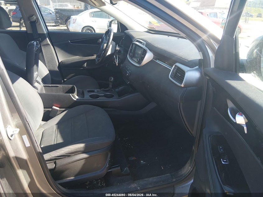 2017 Kia Sorento VIN 5XYPGDA51HG317562 IAAI salvage auction — NORMAL WEAR, Clear-Dealer Only (West Virginia), sold $1,325 on 2026-07-09 (photo 5)
