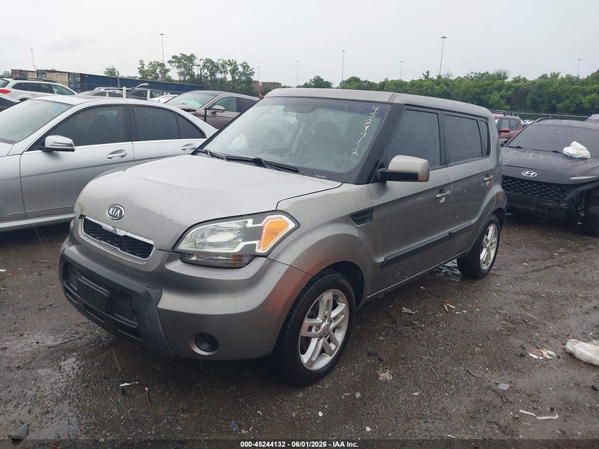 2011 Kia Soul VIN KNDJT2A25B7302224 IAAI salvage auction — NORMAL WEAR, Clear (Tennessee), sold $525 on 2026-07-09 (photo 2)