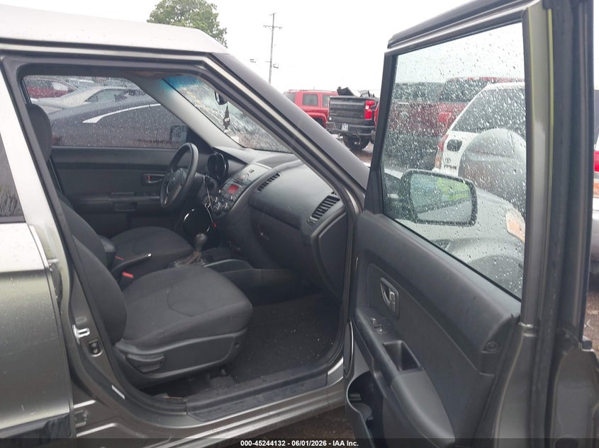 2011 Kia Soul VIN KNDJT2A25B7302224 IAAI salvage auction — NORMAL WEAR, Clear (Tennessee), sold $525 on 2026-07-09 (photo 5)