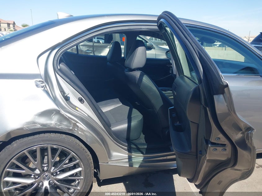 2019 Lexus Is VIN JTHBA1D29K5086114 IAAI salvage auction — SIDE, Salvage (California), sold $3,050 on 2026-07-28 (photo 8)