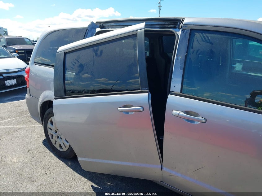 2018 Dodge Caravan VIN 2C4RDGBG9JR161274 IAAI salvage auction — NORMAL WEAR, Salvage Title, sold $850 on 2026-07-09 (photo 6)
