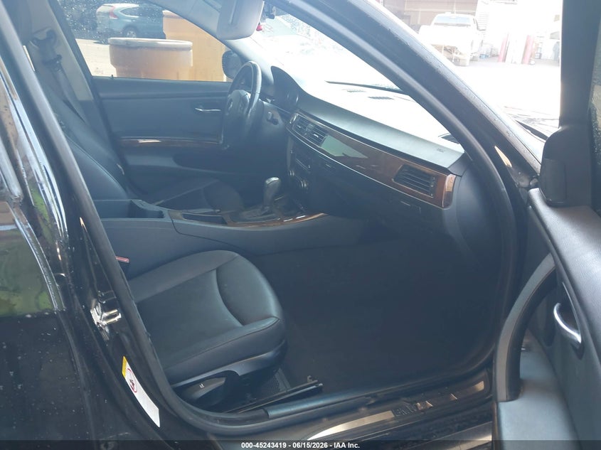 2009 BMW 3 series VIN WBAPH53529A435327 IAAI salvage auction — NORMAL WEAR, Clear (Arizona), sold $525 on 2026-07-14 (photo 5)