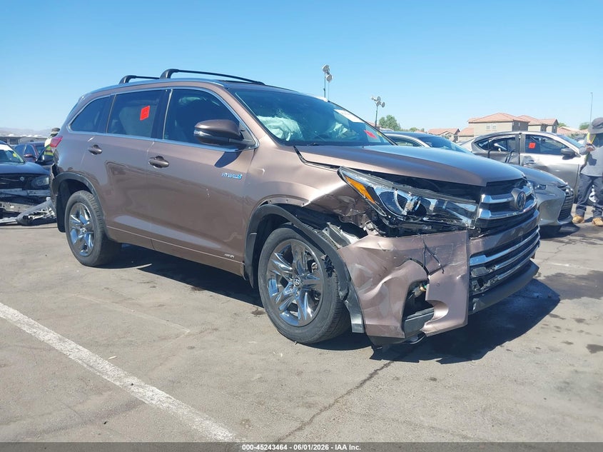 2018 Toyota Highlander VIN 5TDDGRFH0JS045193 IAAI salvage auction — RIGHT FRONT, Salvage Title, sold $6,700 on 2026-07-07 (photo 1)